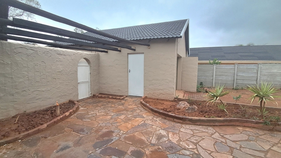 5 Bedroom Property for Sale in Fichardt Park Free State